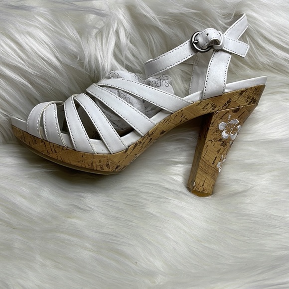 NWOT Bongo “Catalina” Strappy Sandal White Size 10M with a 4” Heel - Picture 9 of 13